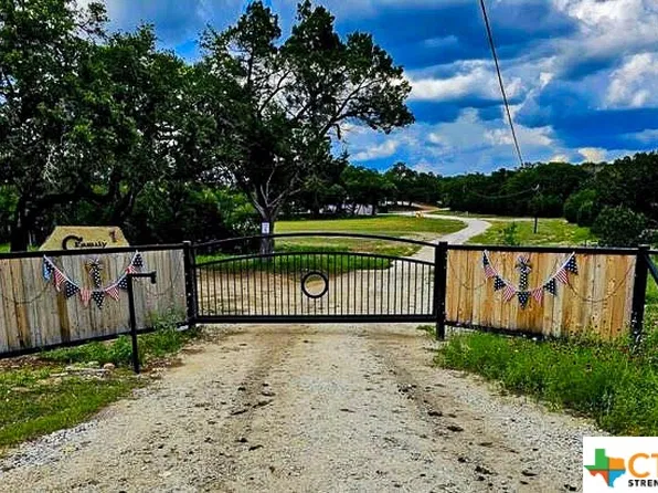 1841 Oak Mdws, Canyon Lake, TX 78133