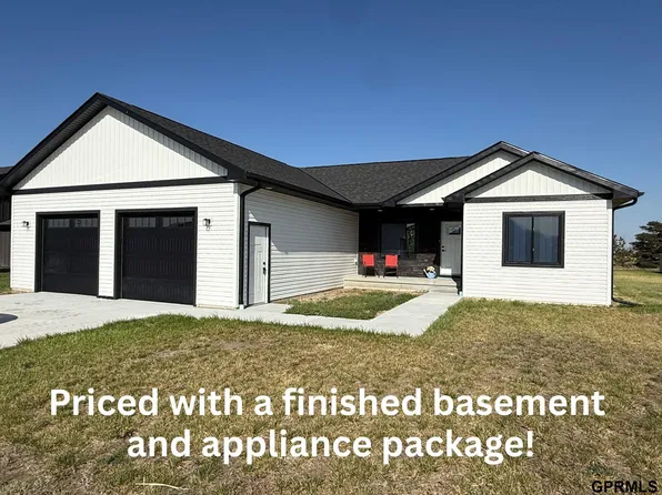 367 N 19th St, Geneva, NE 68361