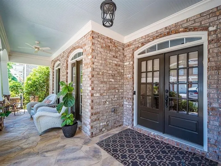 415 Wembley Cir — Photo 2