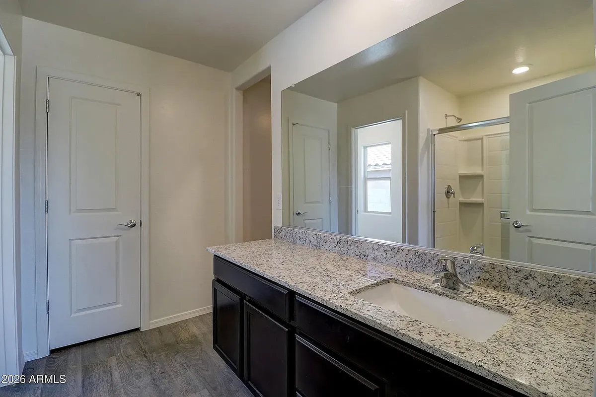 Building Photo - 482 W Whitetail Dr