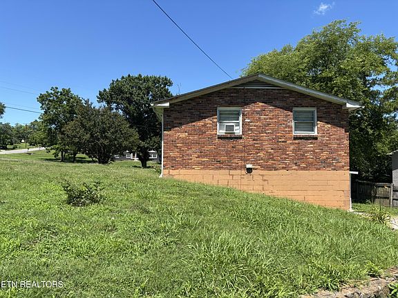 5th image of 100 Curtiswood Dr