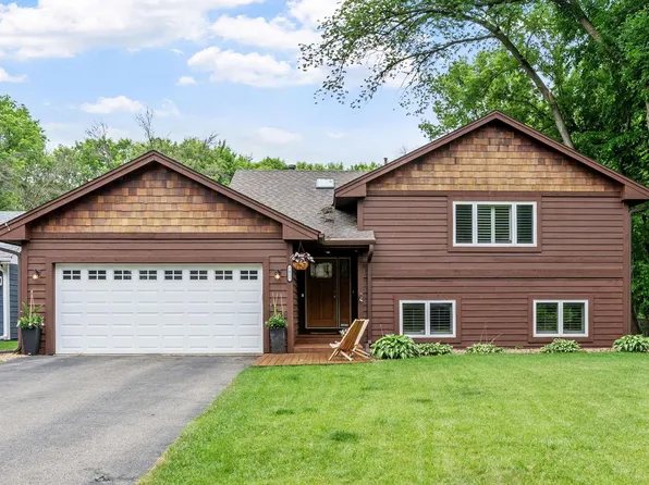 7611 Paulsen Dr, Eden Prairie, MN 55346