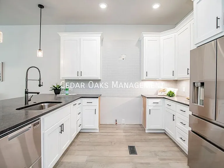 116 E Mountain St #116 — Photo 65