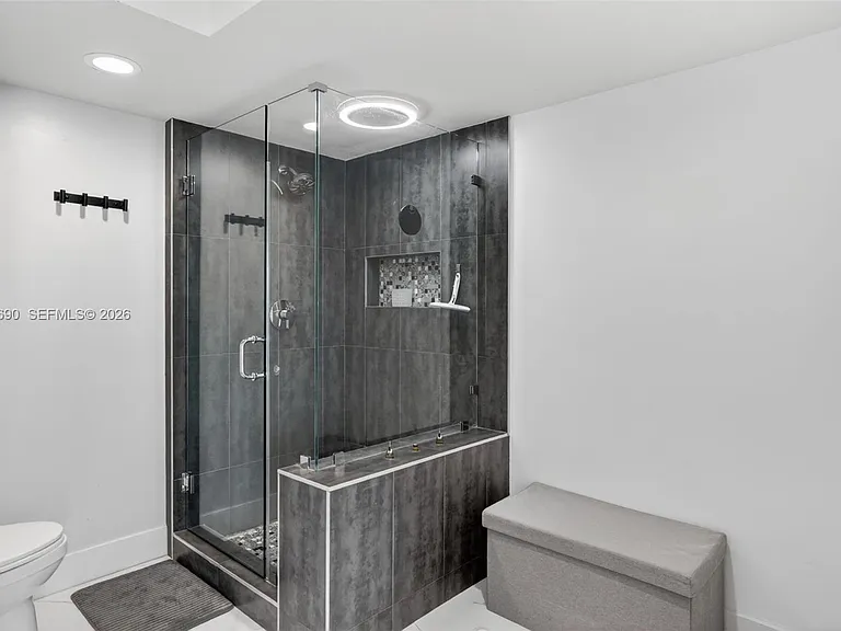 1000 Island Blvd #1410 — Photo 34