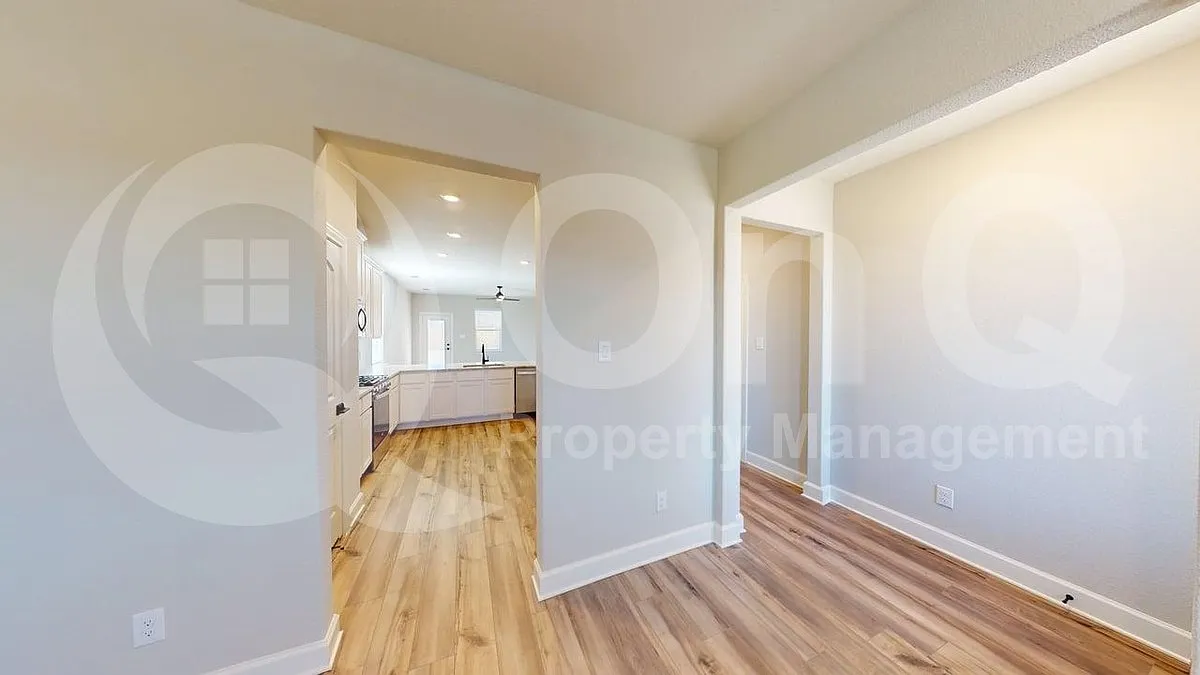 3 bed, 2.0 bath, 1620 sqft, $1,899 — Photo 4