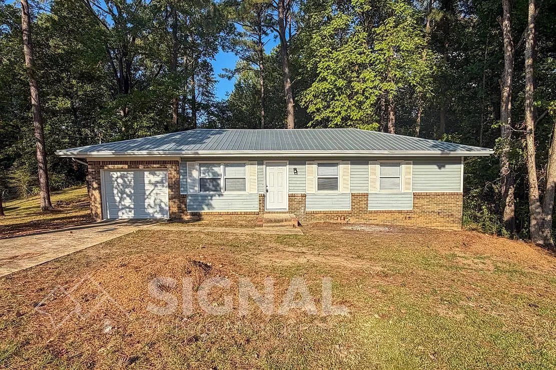 3 bed, 2.0 bath, 1130 sqft, $1,295 — Photo 1