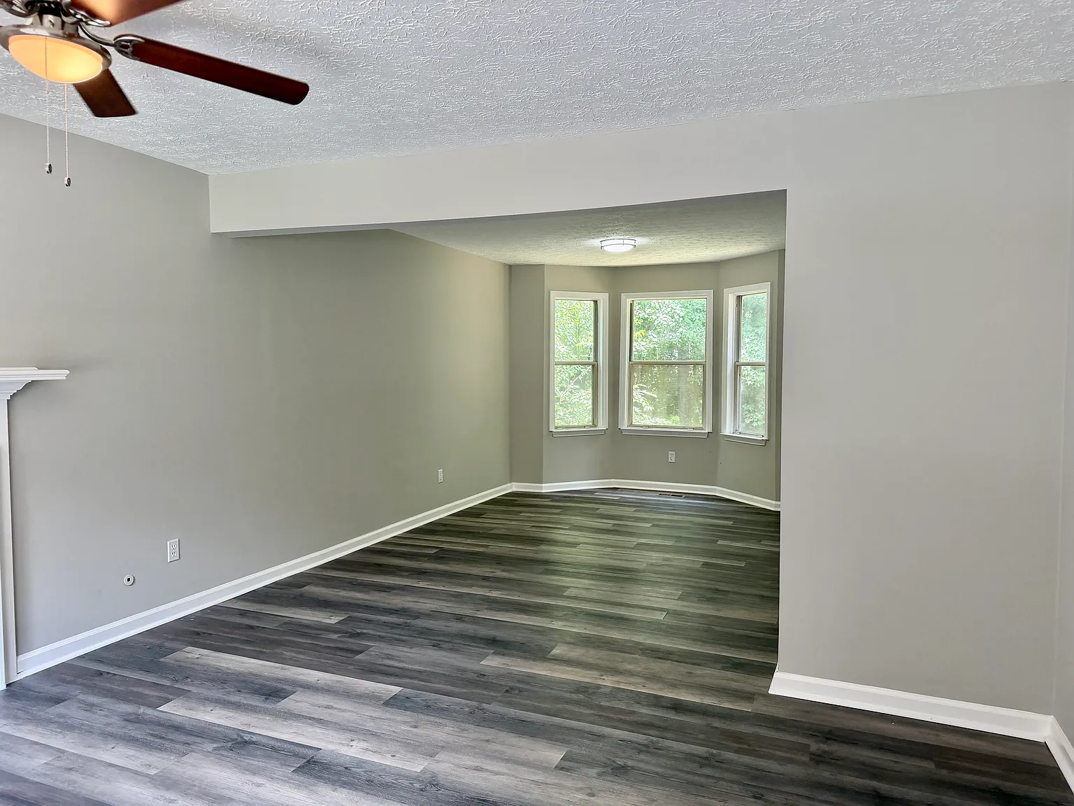 3 bed, 2.5 bath, 1396 sqft, $2,490 — Photo 3