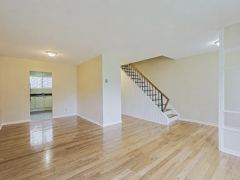 1350 Winding Trl — Photo 5