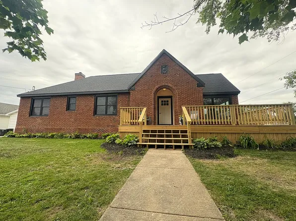 404 N Illinois St, Lewistown, IL 61542
