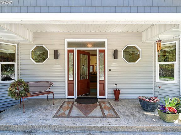4th image of 18108 NE 241st Pl