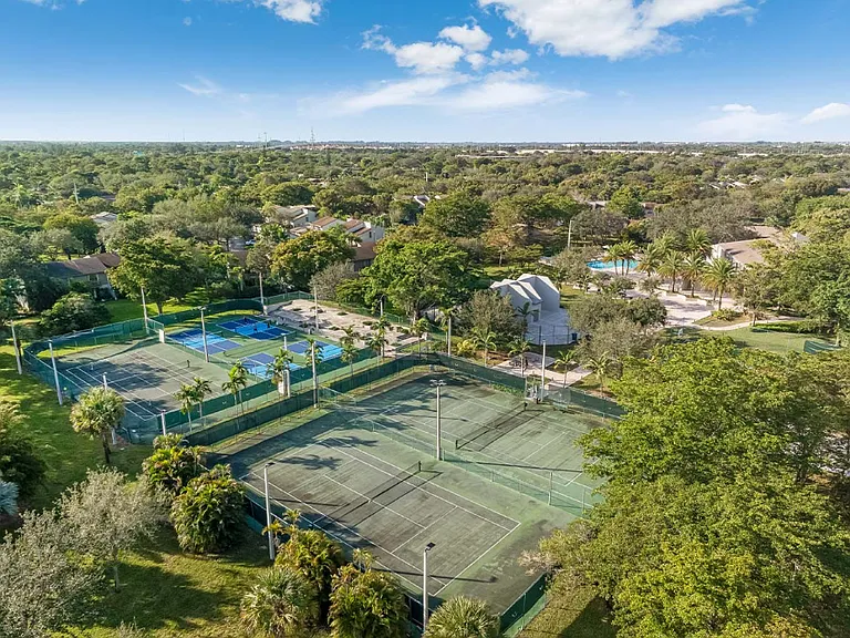 Pickleball and tennis courts