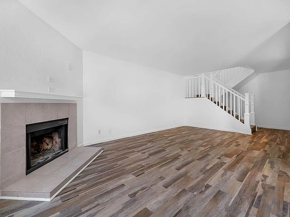 4th image of 687 Ascot Dr #H