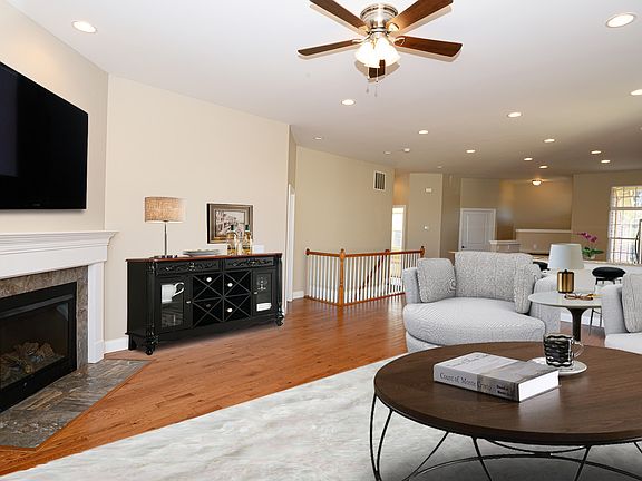 4th image of 7021 Aspen Point Ct