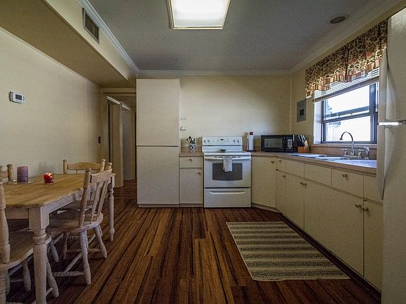 5th image of 7 N Nowell St