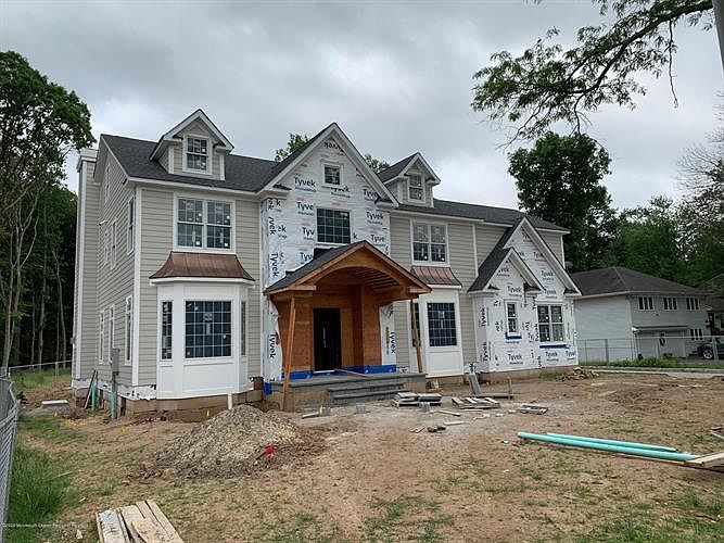 2nd image of 60 Cathedral Ave