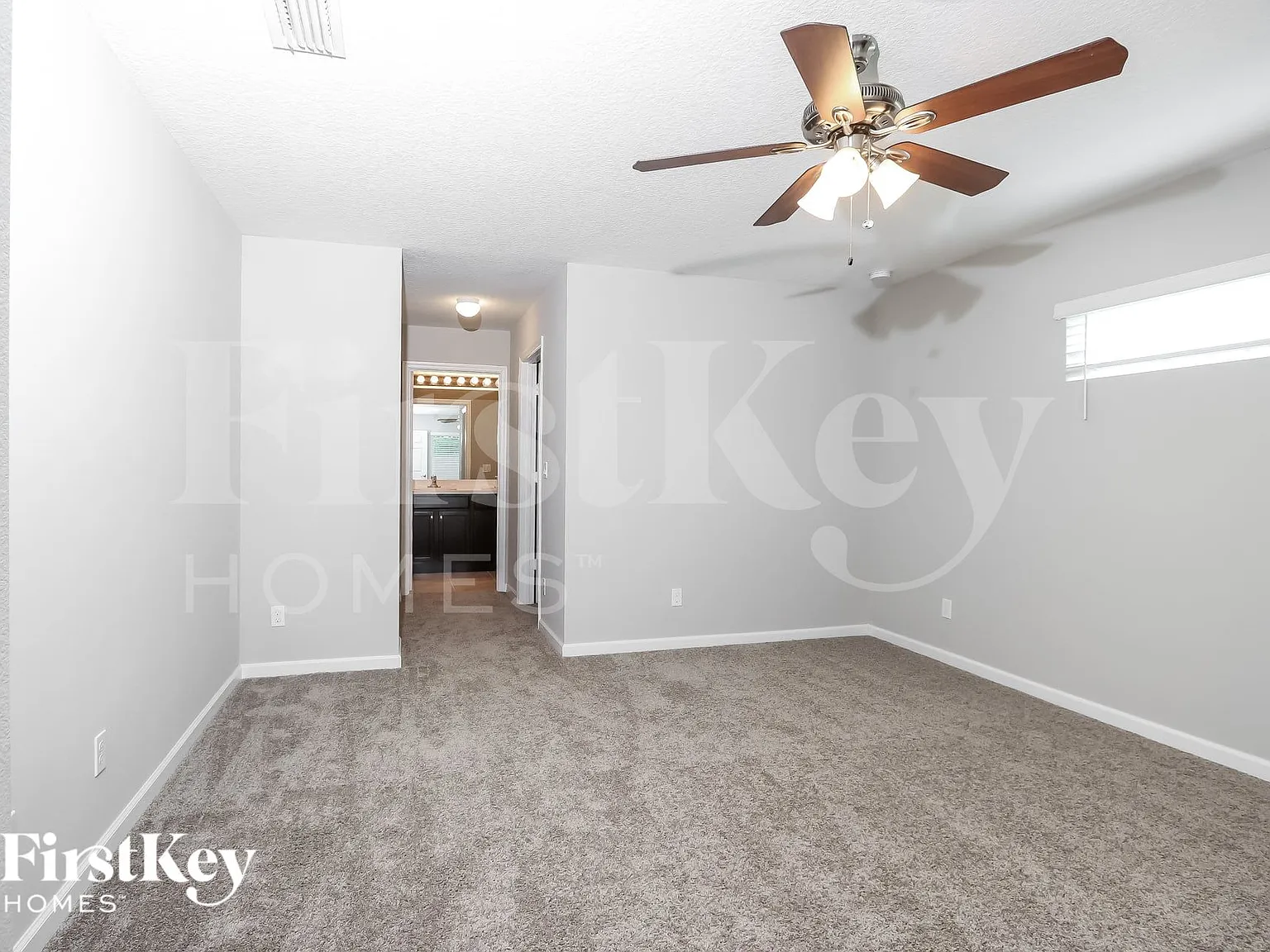 4 bed, 2.0 bath, 1833 sqft, $2,875 — Photo 4