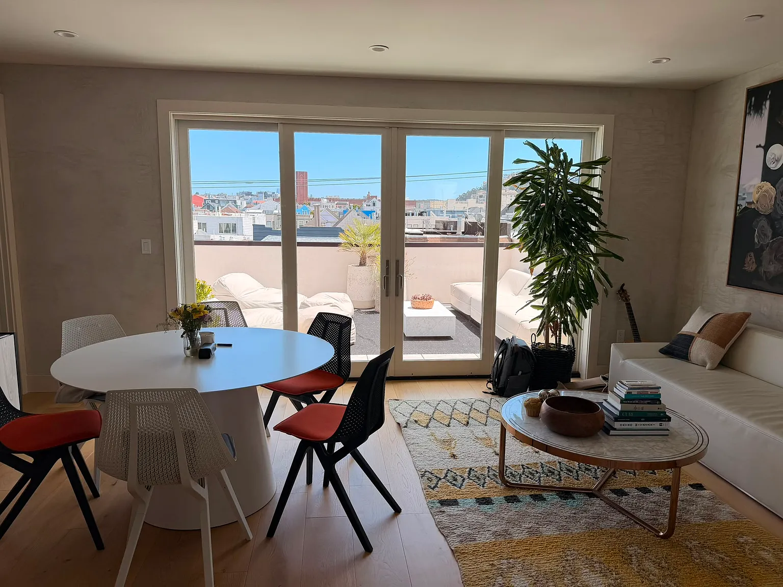 2 bed, 1800 sqft, $9,000 — Photo 3