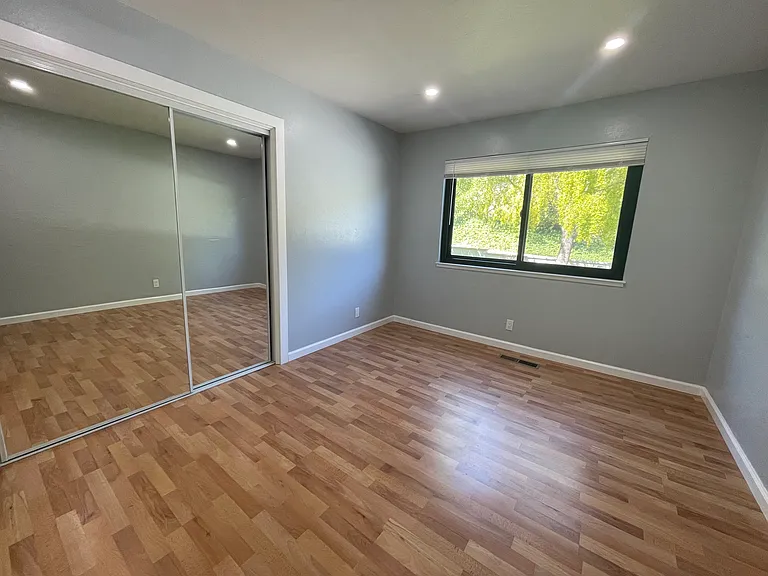 11040 Eastbrook Ave — Photo 18