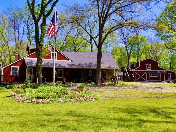842 Kendall Rd, Peculiar, MO 64078