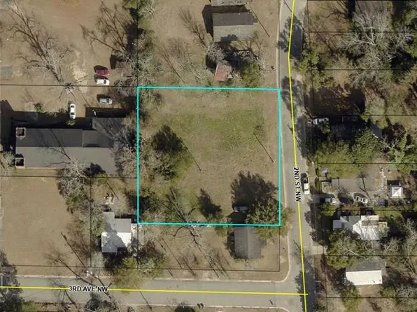 307 2nd St NW, Moultrie, GA 31768