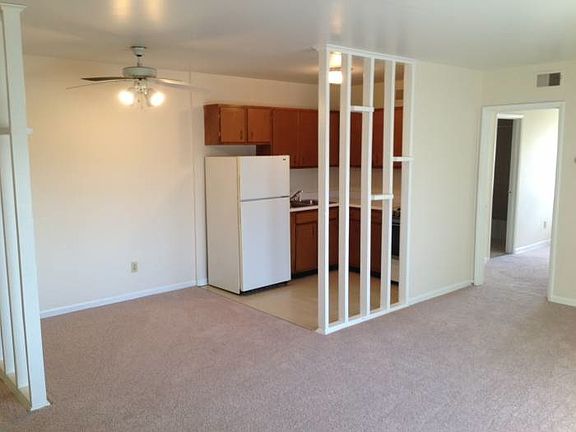 Dining area off kitchen