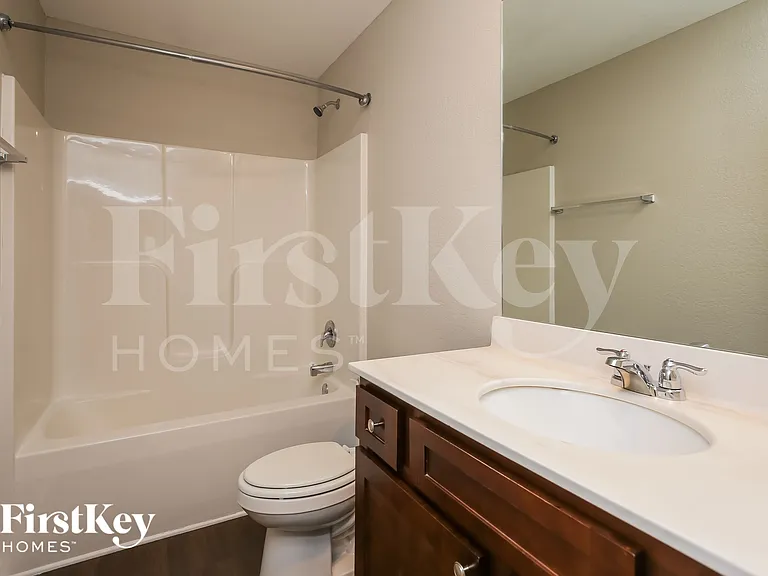811 Walnut Creek Cir — Photo 17