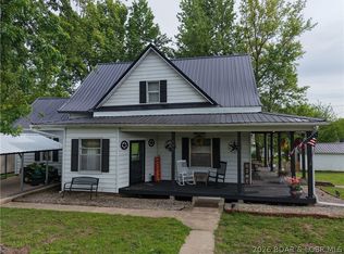 306 W Vine St, Stover, MO 65078