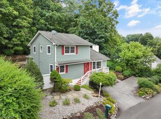65 Maple Rd, Franklin, NJ 07416