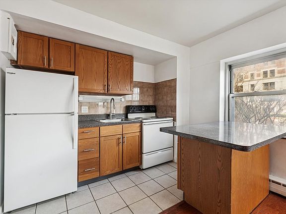 5th image of 4980 N Marine Dr
