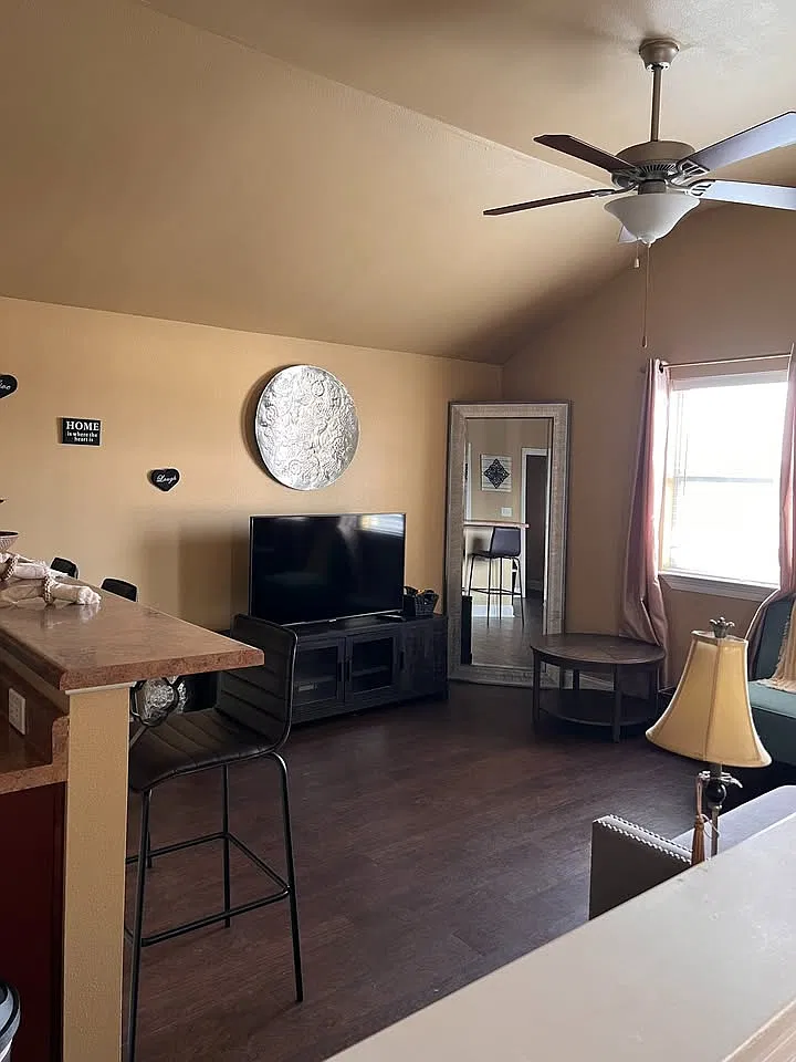 3 bed, 1020 sqft, $1,395 — Photo 1