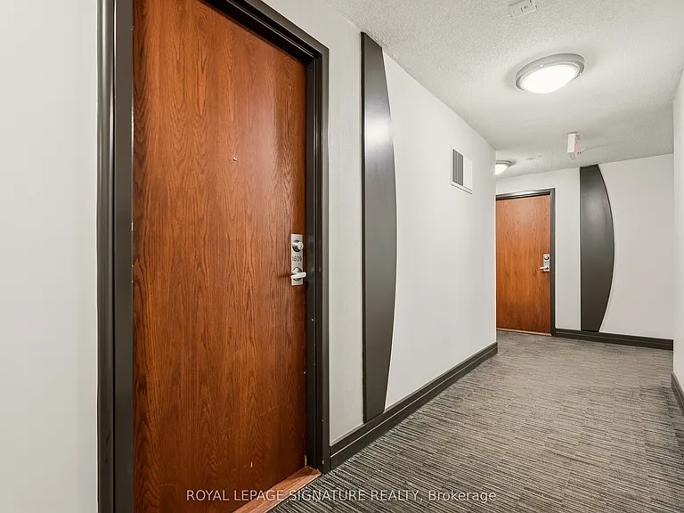 16 Harrison Garden Blvd #1609 — Photo 9