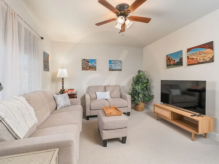 9189 Pacific Crest Dr — Photo 17