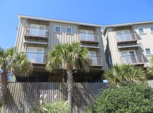 280 Pirates Landing Dr, Apalachicola, FL 32320