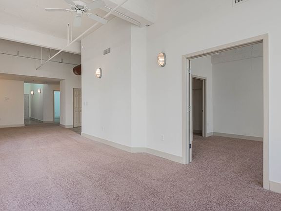 5th image of 900 W Marshall St APT B8