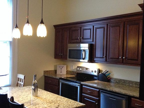4th image of 530 N Broadway APT 1