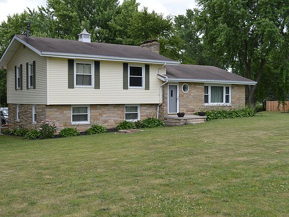 2nd image of 979 E State Road 28