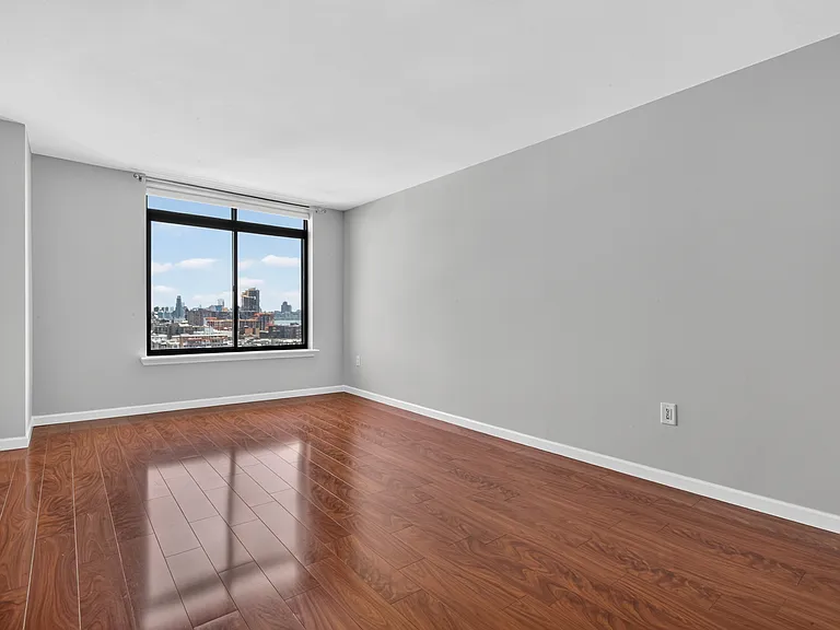 700 1st St #15F — Photo 18