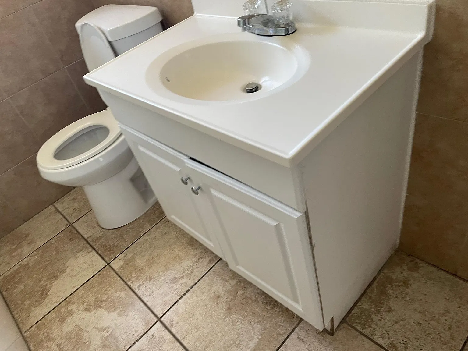 1 bed, 800 sqft, $1,350 — Photo 4