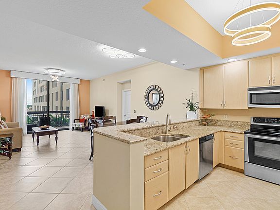 2nd image of 701 S Olive Avenue #625