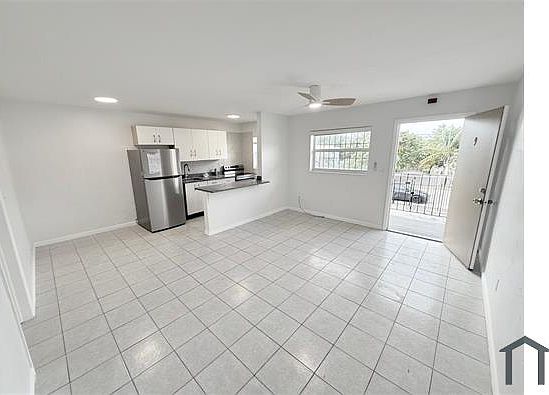 3rd image of 100 NE 78th St APT 4