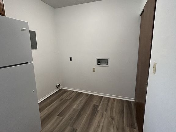 5th image of 1106-1108 S Joplin Ave #B