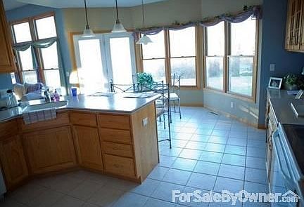 Kitchen
						:
						Appliances included. Lots of cupboards and space to move around.