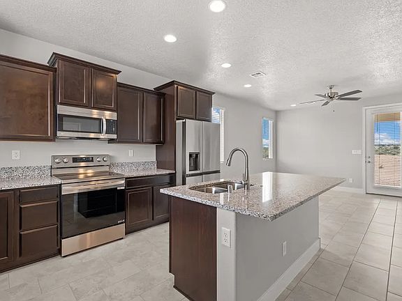 4th image of 388 Pecos Loop SE