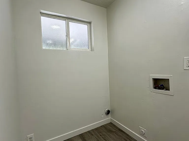 951 N Redwood Rd — Photo 13
