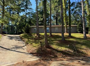 227-229 Lawrence Rd, Jackson, MS 39206