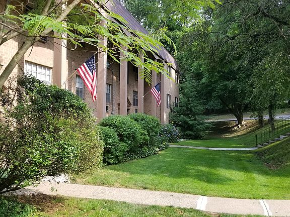2nd image of 743 Starr St APT C2