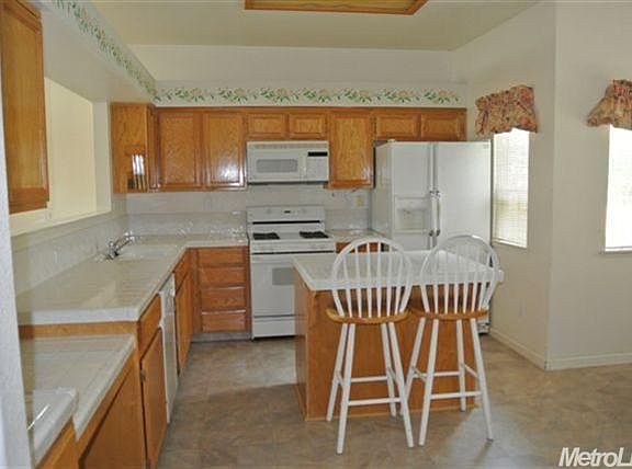 4th image of 2340 Jamestown Ct