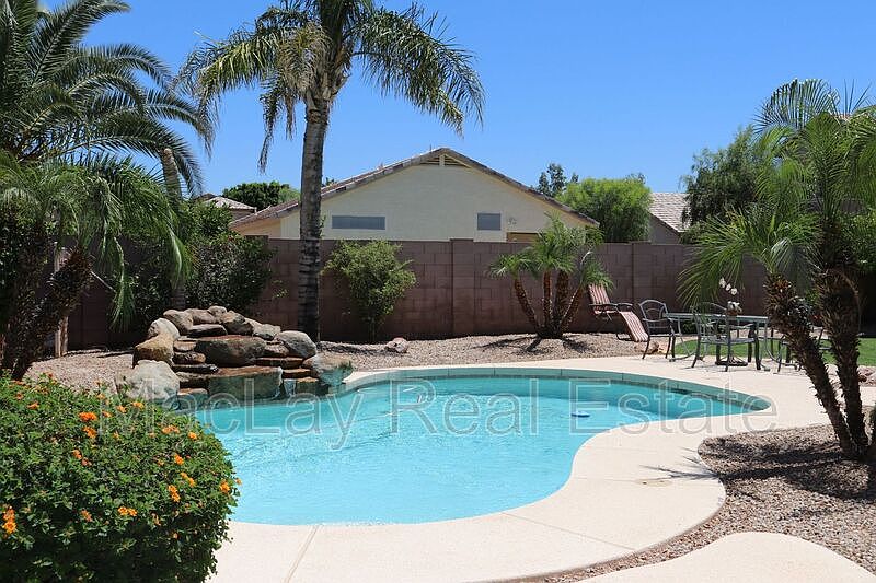 1st image of 3641 S Hawthorn Dr