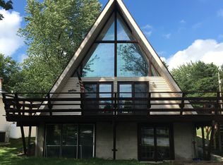 1725 N Pointview Dr, Mears, MI 49436