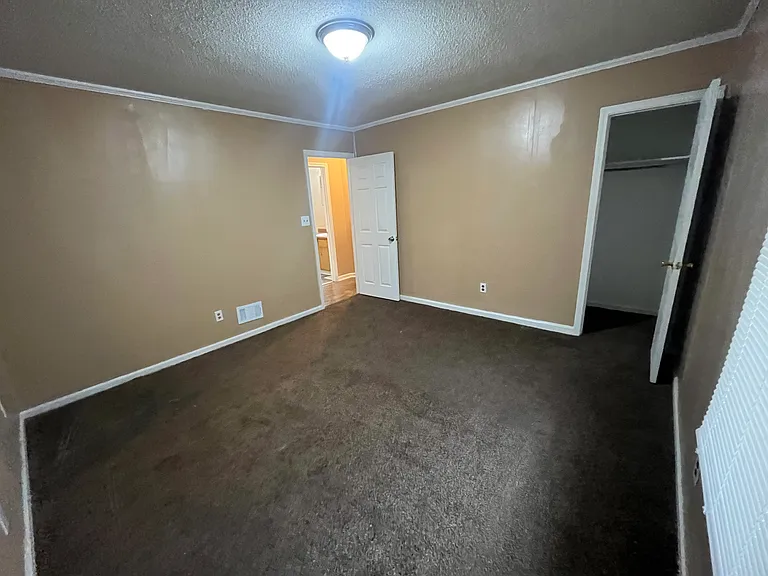 2413 Baywood Dr — Photo 8